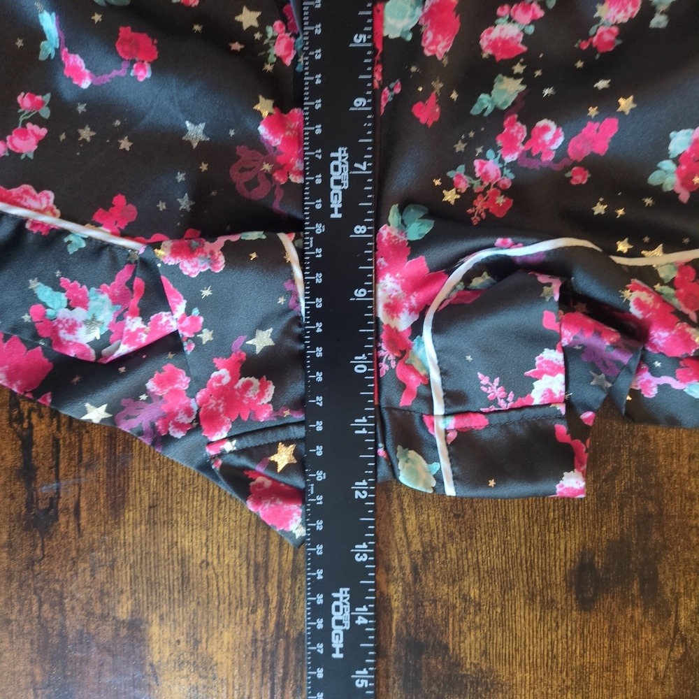 Victoria's Secret Black Floral Star Satin Pajama Shorts XS Pink Loungewear - Picture 8 of 10